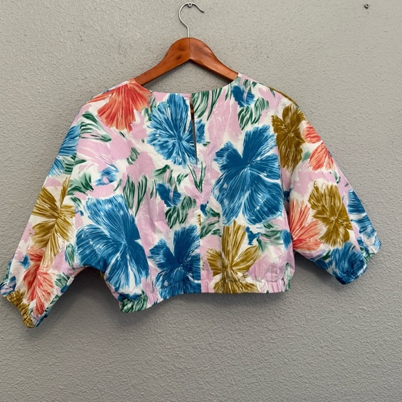 Aureum Ted's Floral Crop Top Size Medium NWT - Picture 3 of 6